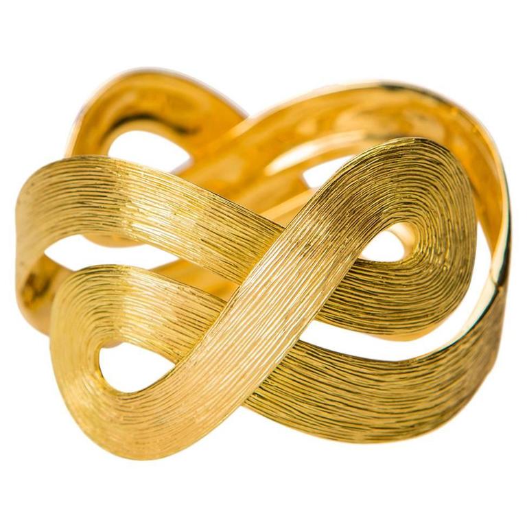 H Stern Celtic Dunes Textured Gold Bangle Bracelet at 1stDibs