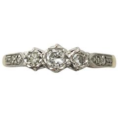 1940s 0.41 Carat Diamond and 18k Yellow Gold Trilogy Ring 8