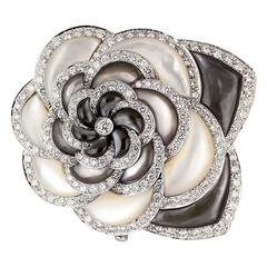 Impressive Mother of Pearl Diamond Gold Brooch Pin