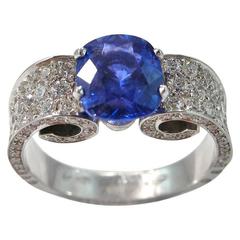 Jona 2.85 Carat Sapphire Diamond Pave Gold Ring 2