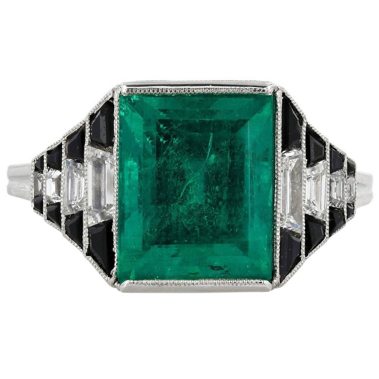 Art Deco Onyx 4.36 Carat Emerald Diamond Ring For Sale