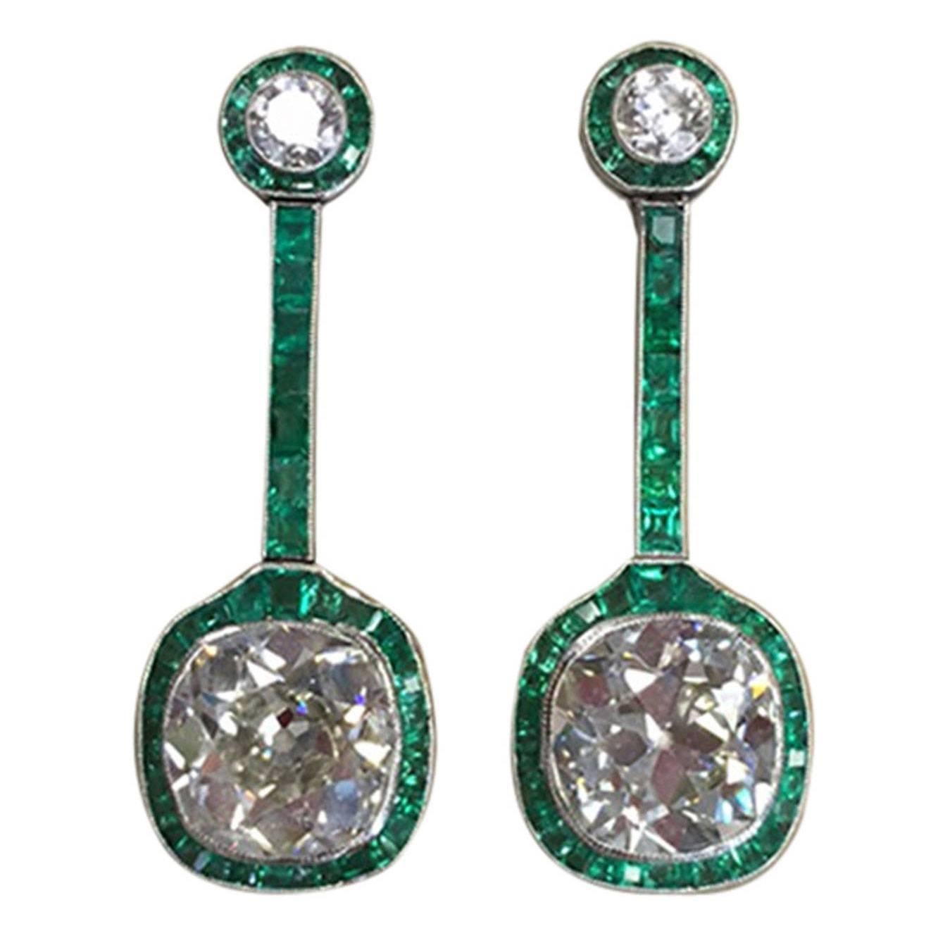 Art Deco Emerald Diamond Platinum Drop Earrings For Sale
