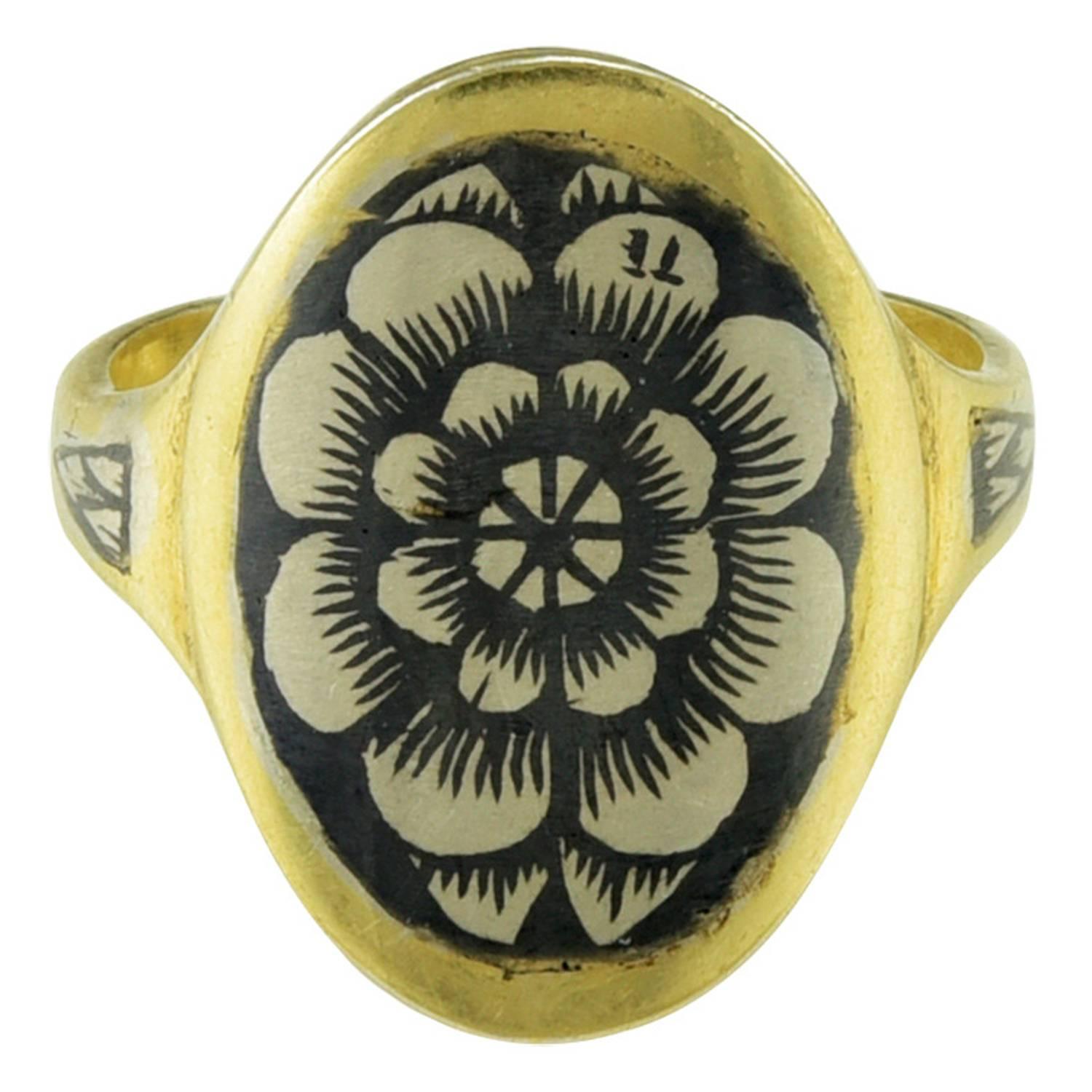 A Russian Gold and Black Enamel Ring