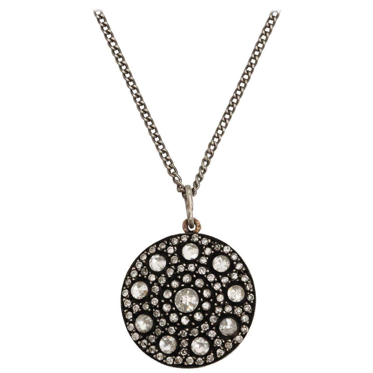 Pendentif grappe en or 9 carats avec diamants roses, XXe siècle en vente