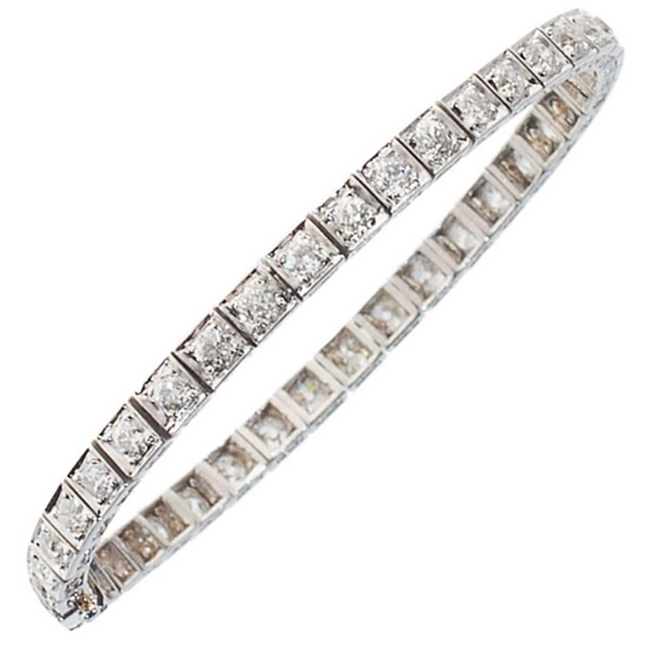 Art Deco 4.10 Carats Diamond Platinum Line Bracelet For Sale