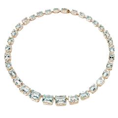 An Elegant Aquamarine Necklace 4