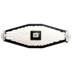 Elegant Art Deco White Coral Black Onyx Diamond Gold Platinum Brooch
