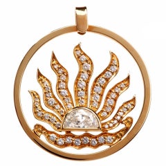 1970s  Sunburst Diamond 18 karat Yellow Gold Pendant