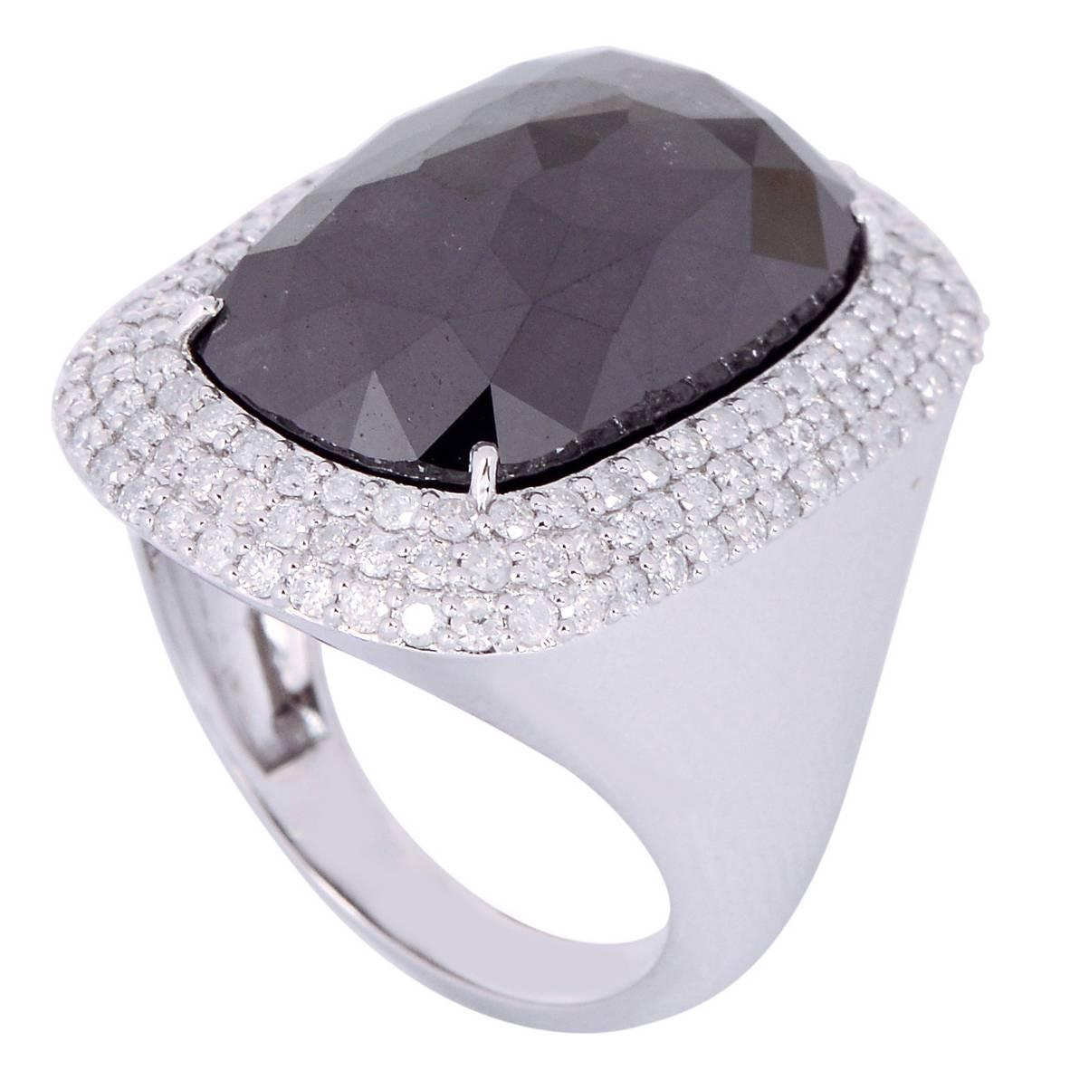 Gorgeous Black and White Diamond Gold Ring