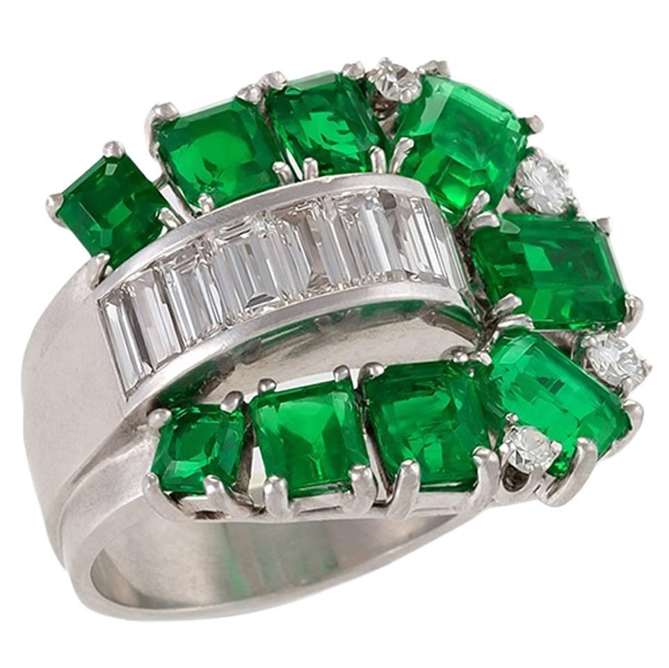 Retro Diamant-Smaragd- und Platin-Ring 'Buckle' im Angebot