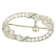 1920s Art Deco Emerald Diamond Platinum Brooch Pin 1920s Art Deco Emerald Diamond Platinum Brooch Pin