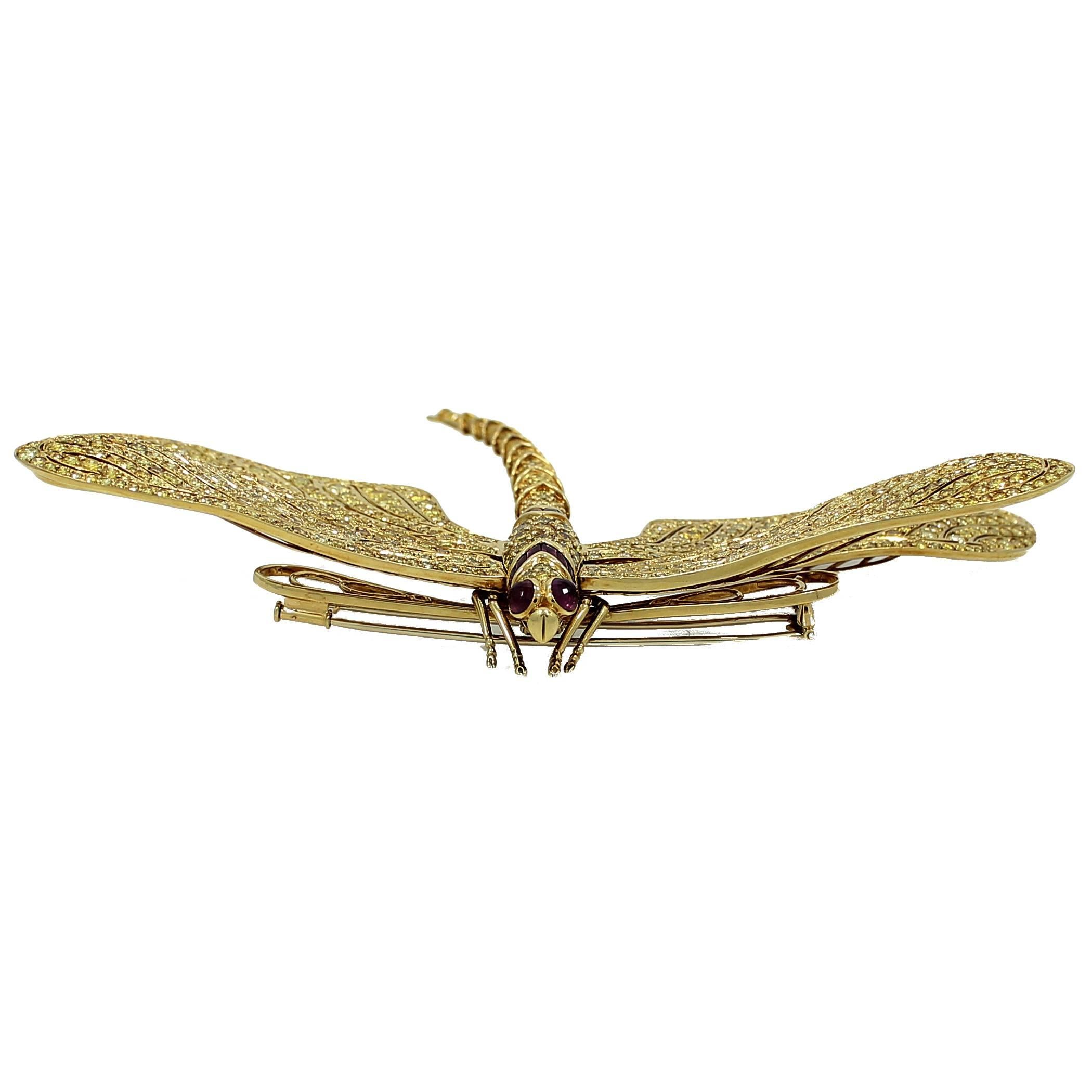 Fred Leighton 1980s Yellow Diamond Gold Tremblant Dragonfly Pin For Sale