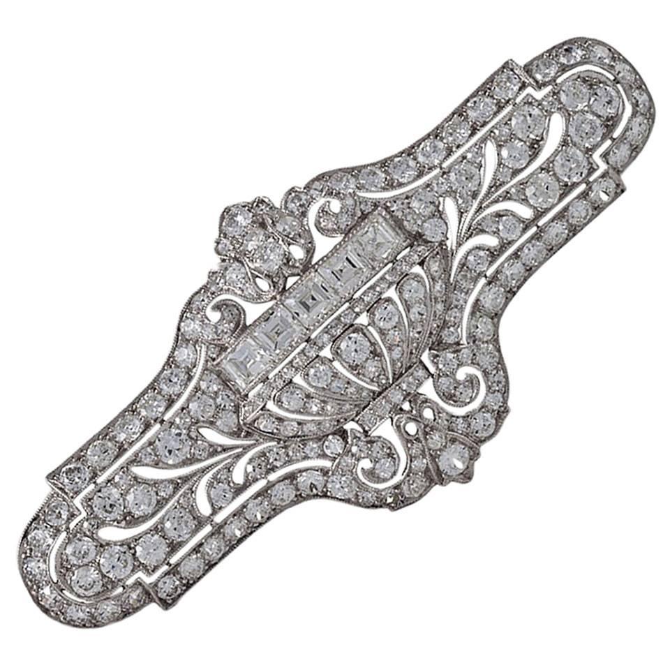 E. M. Gattle & Co. 1920s Art Deco Diamond and Platinum Brooch For Sale