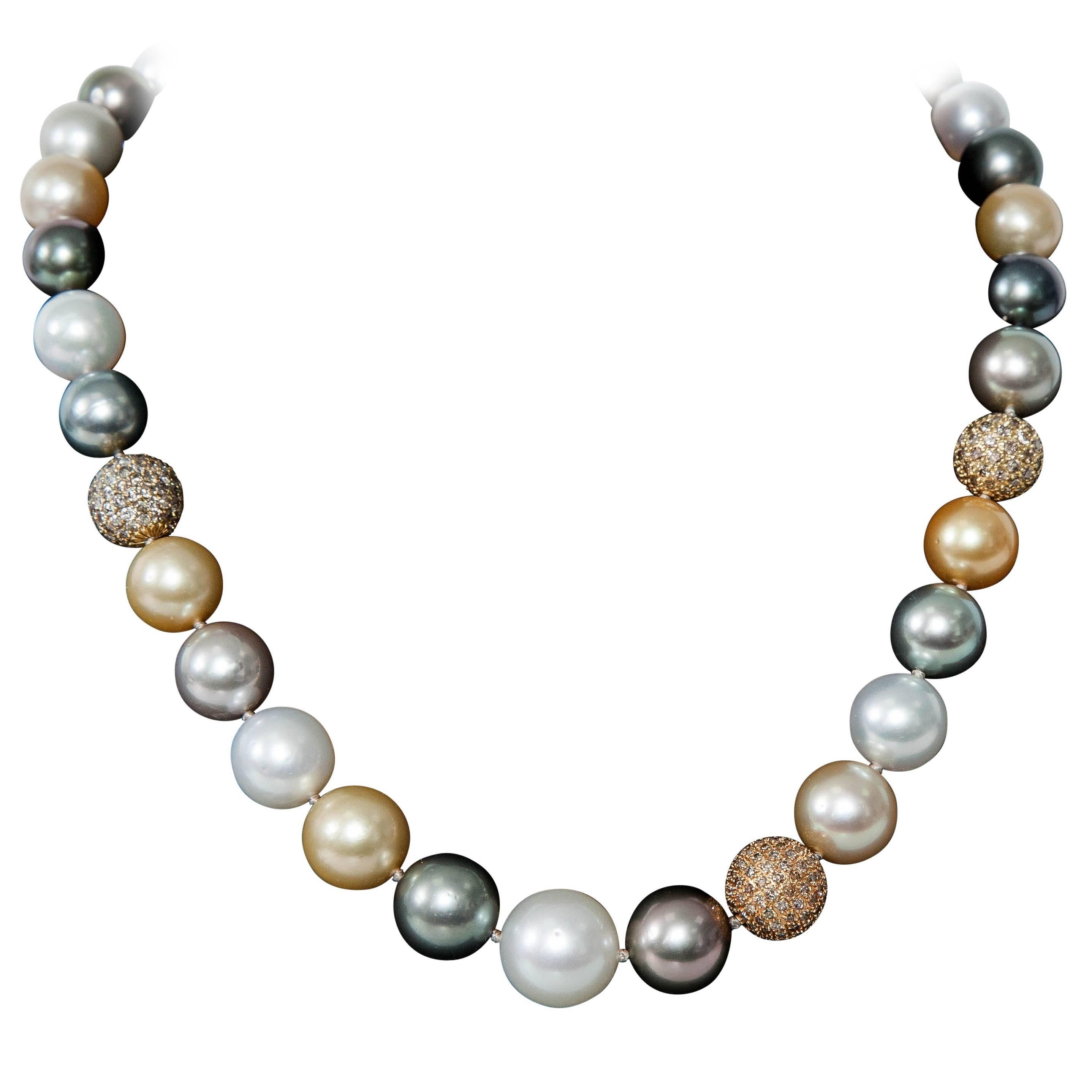 Collier boule de perles des mers du Sud multicolores et diamants