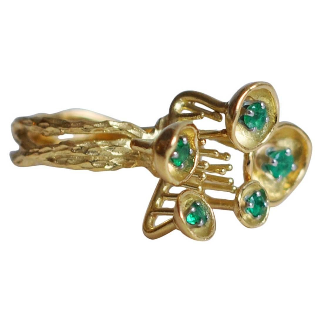 1970s Sculptural 18K Gold and Emerald Ring