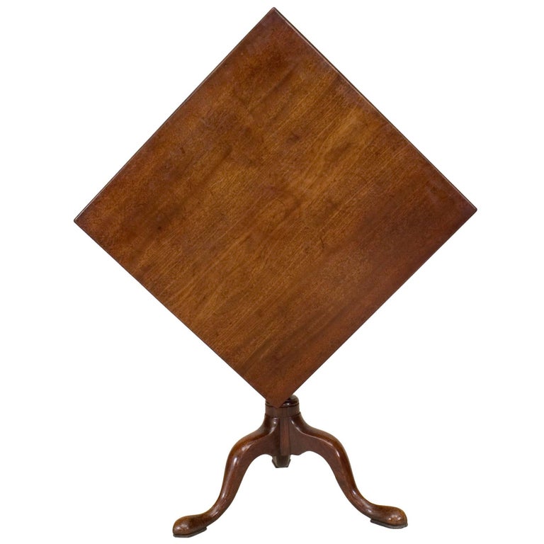 English Queen Anne Mahogany End Table For Sale
