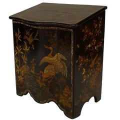 19th Century English Regency Chinoiserie Pearl-Inlaid Lacquered Floor Trunk 4