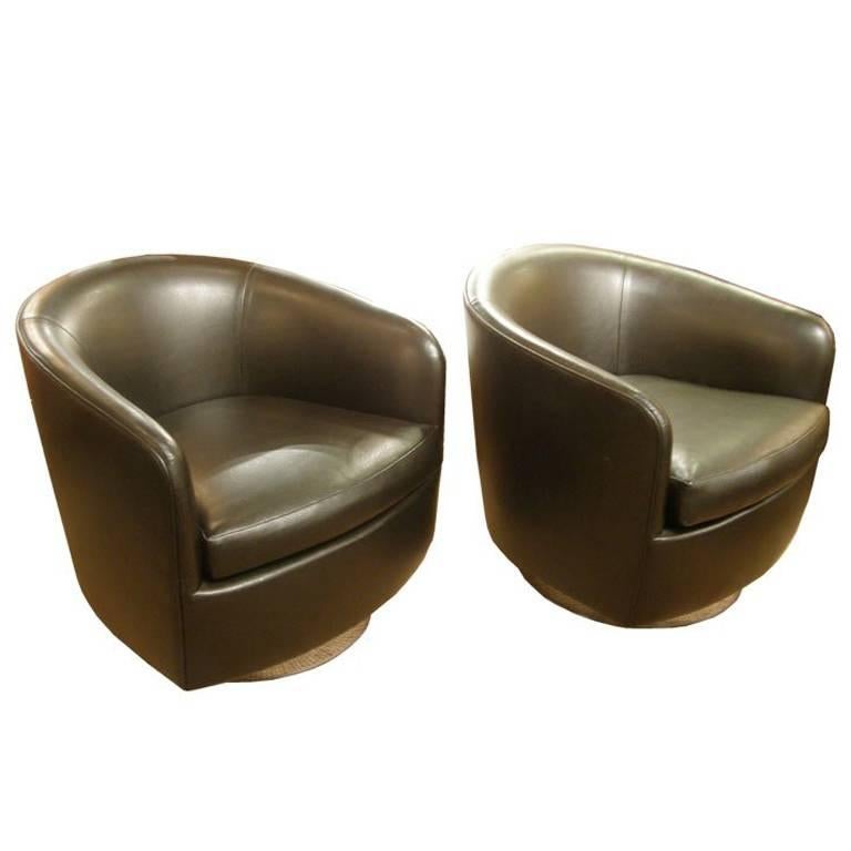 Pair of Barrel Back Swivel Tilt Lounge Chairs by Milo Baughman For Sale