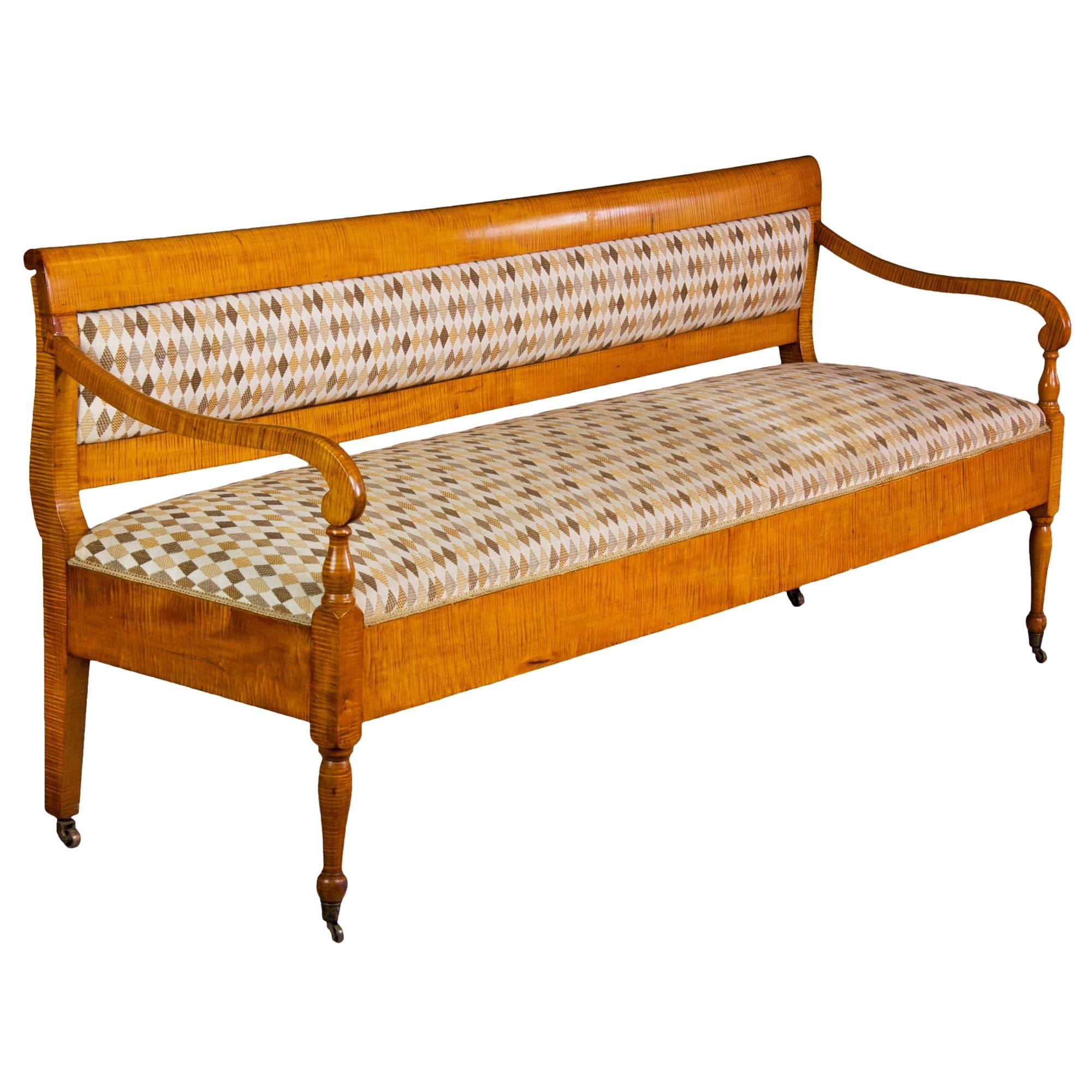 Vibrant Country/Federal Tiger Maple Settee, New England, circa 1810-1920 For Sale