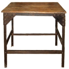 Tavolino vintage in legno con base in metallo, Belgio, 1920 ca.