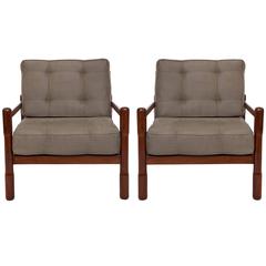 Paire de fauteuils Caviuna brésiliens du milieu du siècle dernier en suédine de polyester vert mousse
