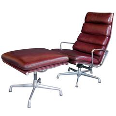 Classic American Eames for Herman Miller Executive Swivel Lounge Chair
