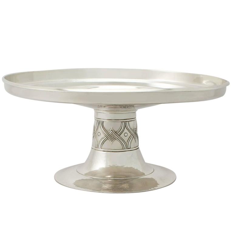 Antique Pair Of Irish Sterling Silver Tazza For At 1stdibs Sterling Silver Tazza Centerpiece Arts And Crafts Style Antique Edwardian