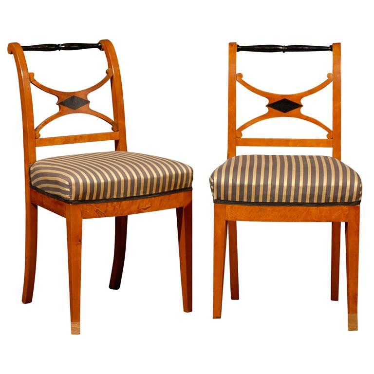 Ensemble de quatre chaises suédoises Karl Johan du 19ème siècle
