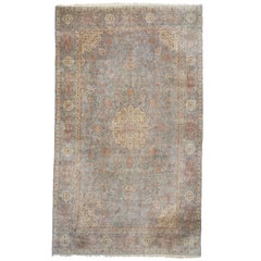 Persischer Kirman-Teppich im romantischen französischen Provincial-Stil im Vintage-Stil
