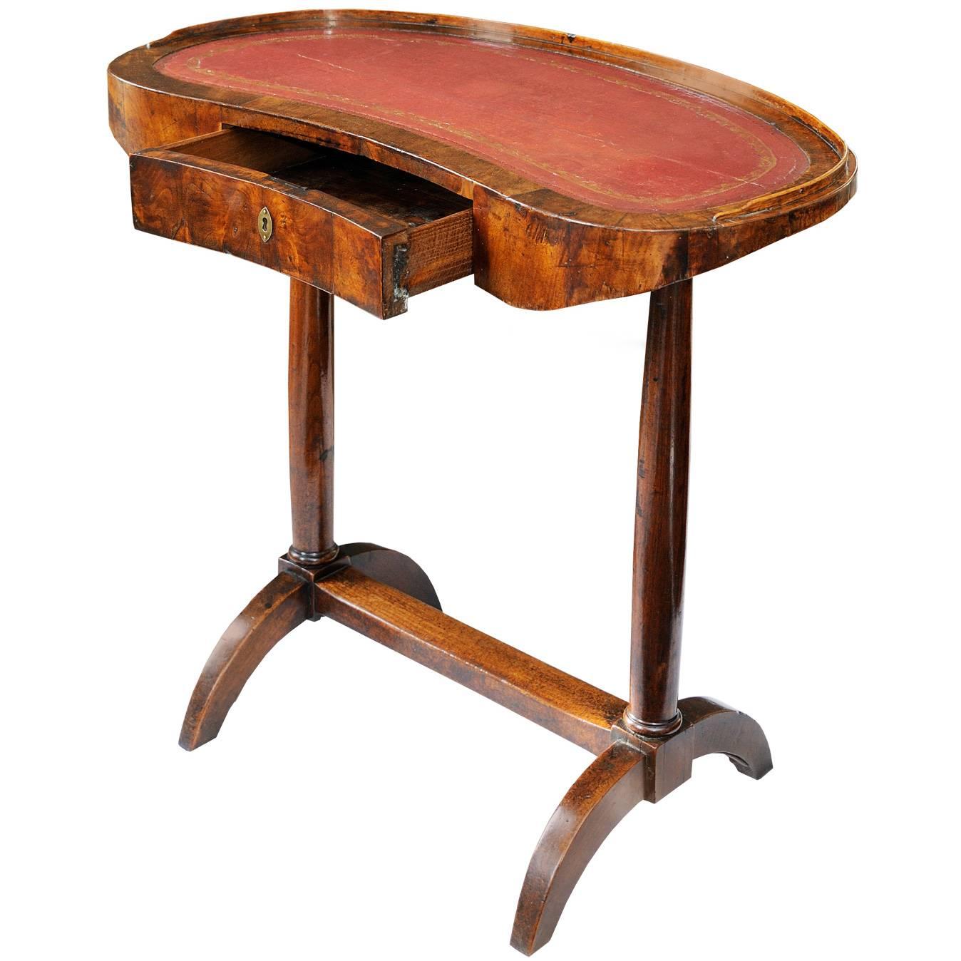 French Walnut Kidney-Shaped Writing Desk, circa 1820 For Sale
