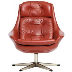 Swiveling Lounge Chair by H.W. Klein 2