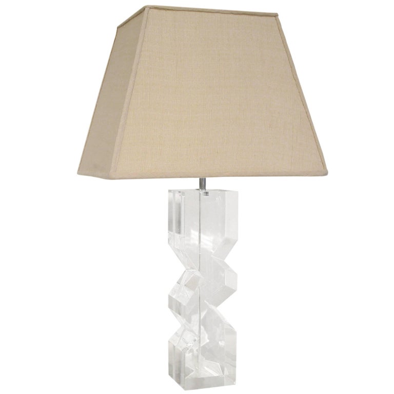 Sculptural Table Lamp in Solid Lucite by Les Prismatiques For Sale