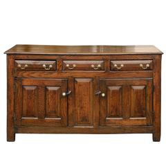 English Early 19th Century Oak Buffet with Three Drawers and Two Doors 6