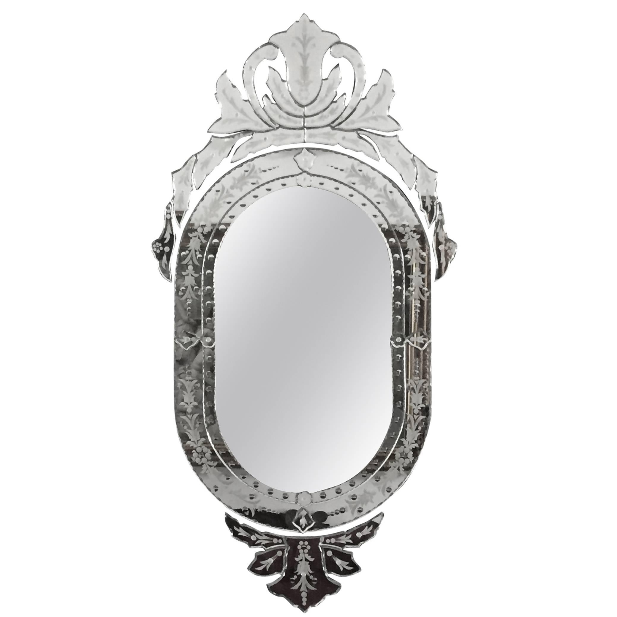 Beautiful Venetian Mirror with crest