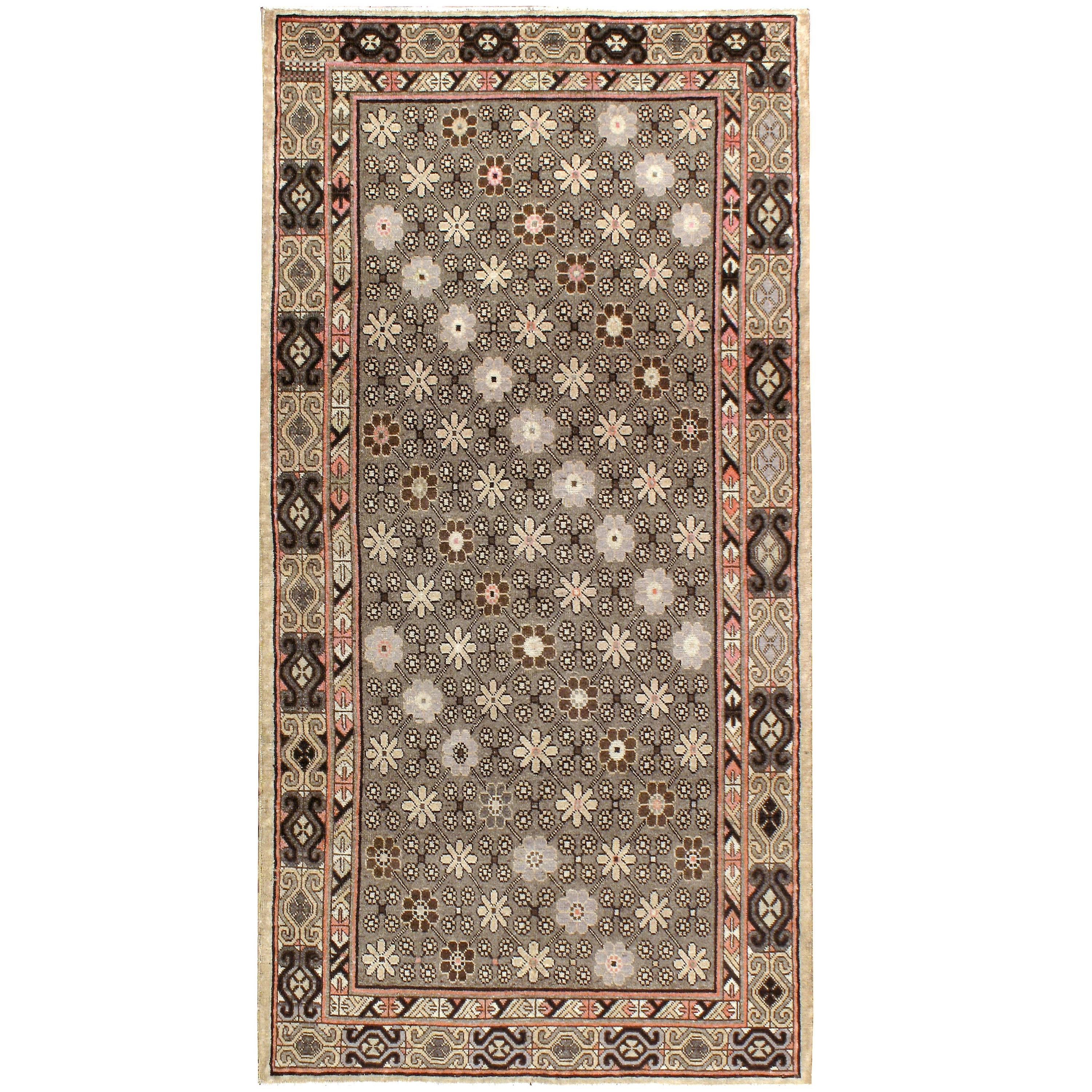 Antiker ostaturkestanischer Khotan-Teppich