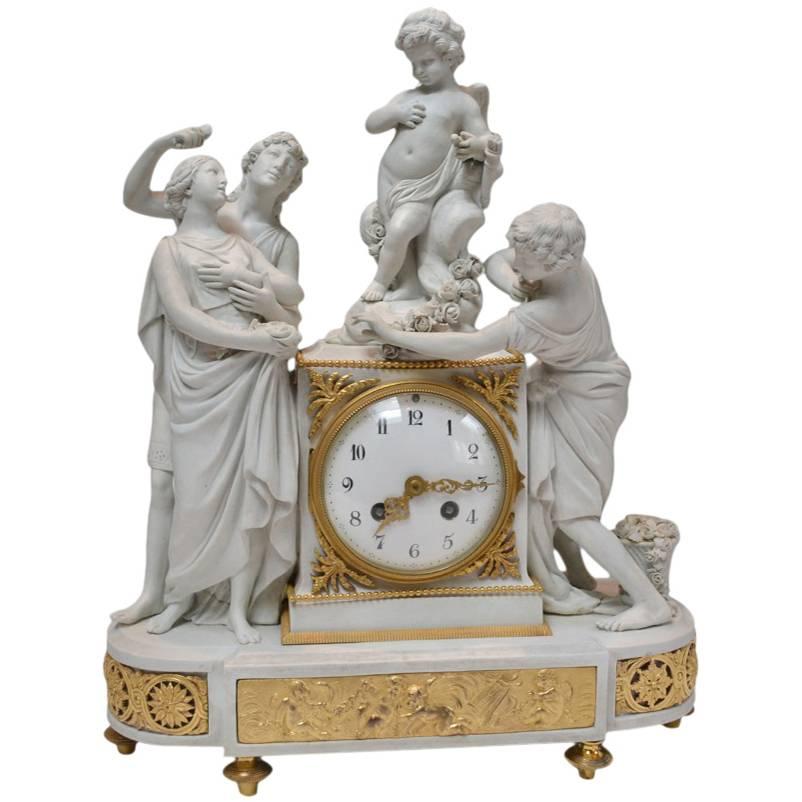 Horloge de Sèvres en porcelaine biscuit en vente