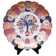Japanese Imari Porcelain Scalloped Edge Charger Meiji Period, 19th Century