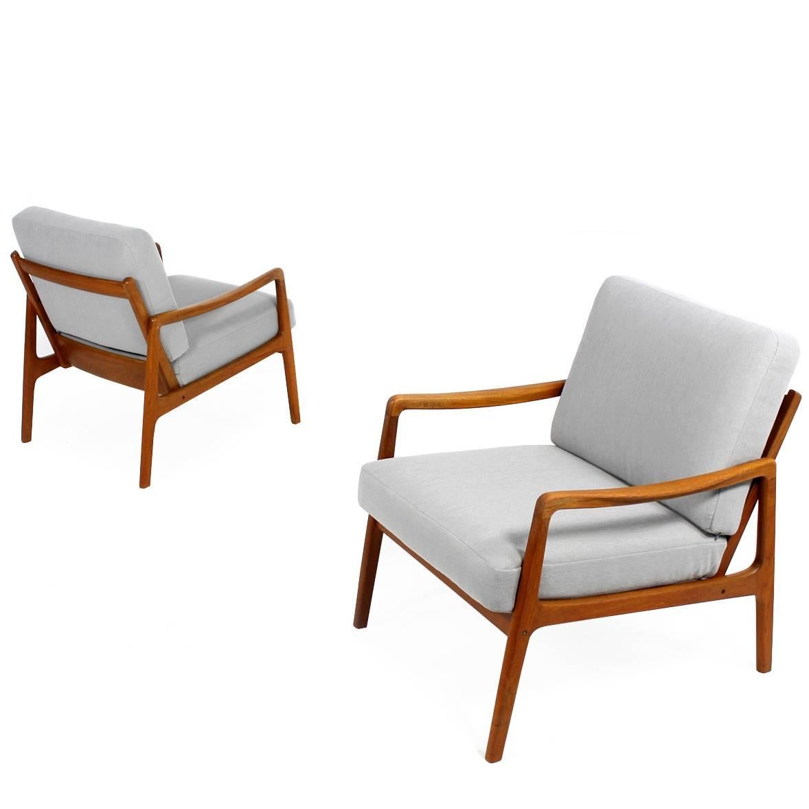 Pair of 1960s Ole Wanscher Mod. 109 Teak Easy Lounge Chairs Danish Modern
