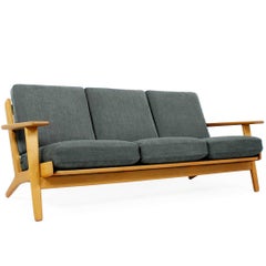 Hans J. Wegner Oak Sofa Mod. Ge 290 for Getama, 1960s Danish Modern Design