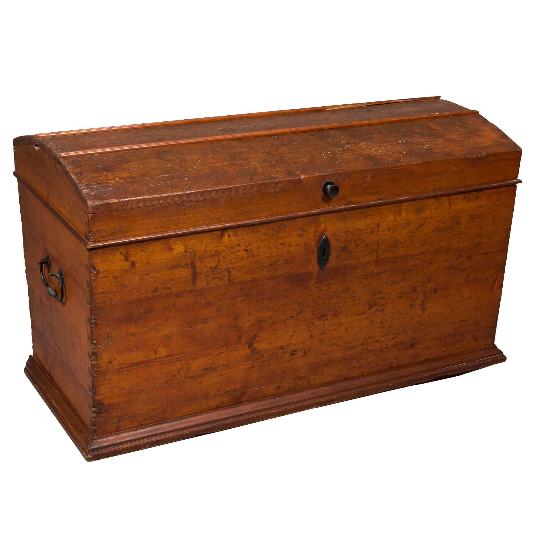 19th Century Pine Blanket Chest For Sale