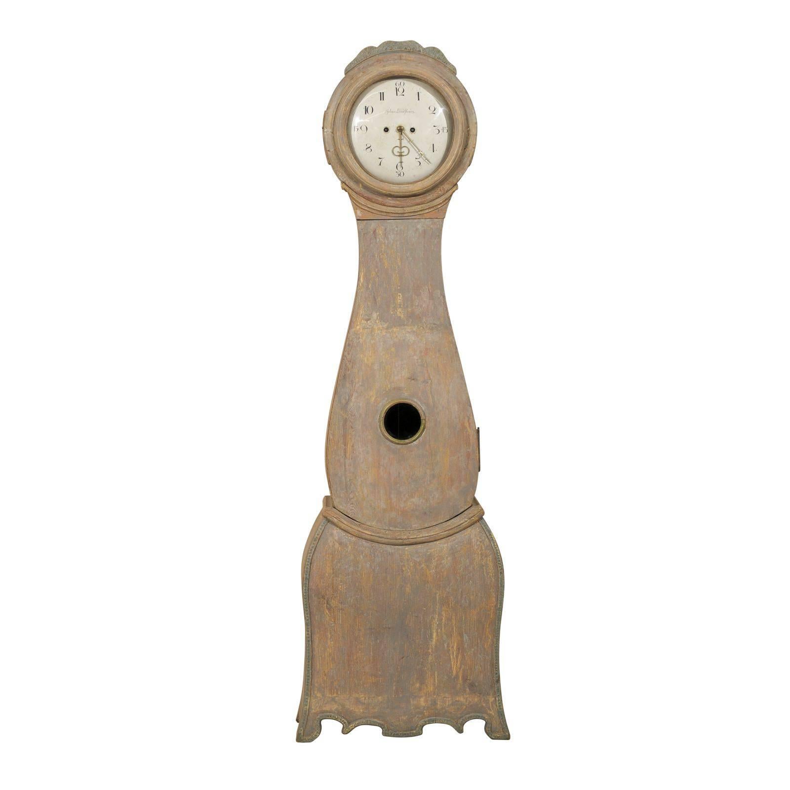 18th Century Swedish Painted Wood Clock with Scalloped Base and Original Paint For Sale