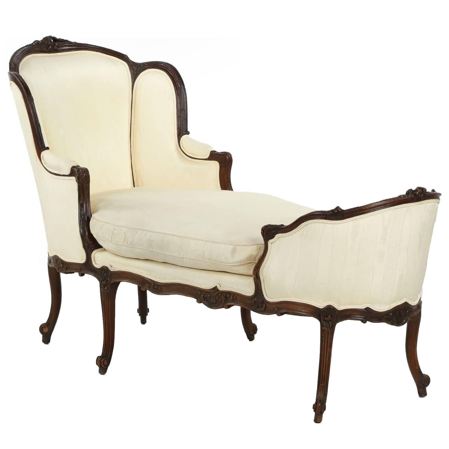 French Louis XV Style Carved Walnut Chaise Longue Lounge Settee, 19th Century