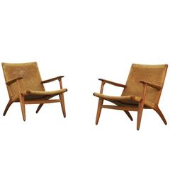Pair of Beautiful Lounge Chairs by Hans J. Wegner for Carl Hansen CH-25