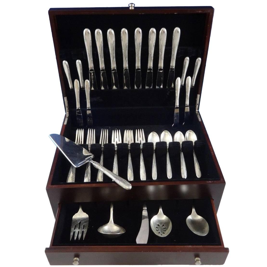 Madeira by Towle circa 1948 sterling silver flatware set of 46 pieces. This set includes:

Eight knives, 9