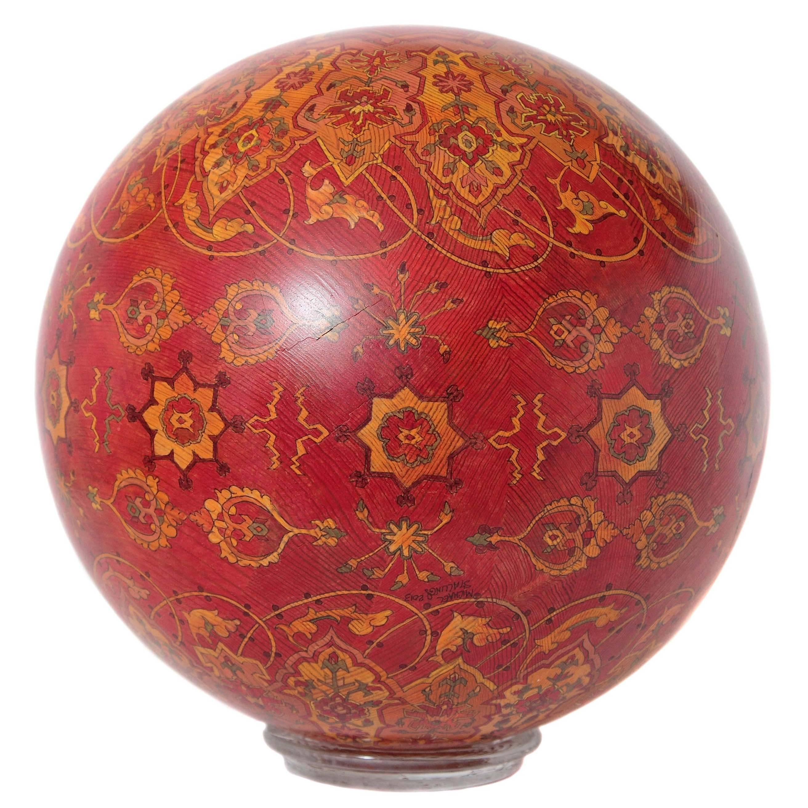 Scultura a sfera di pino silvestre