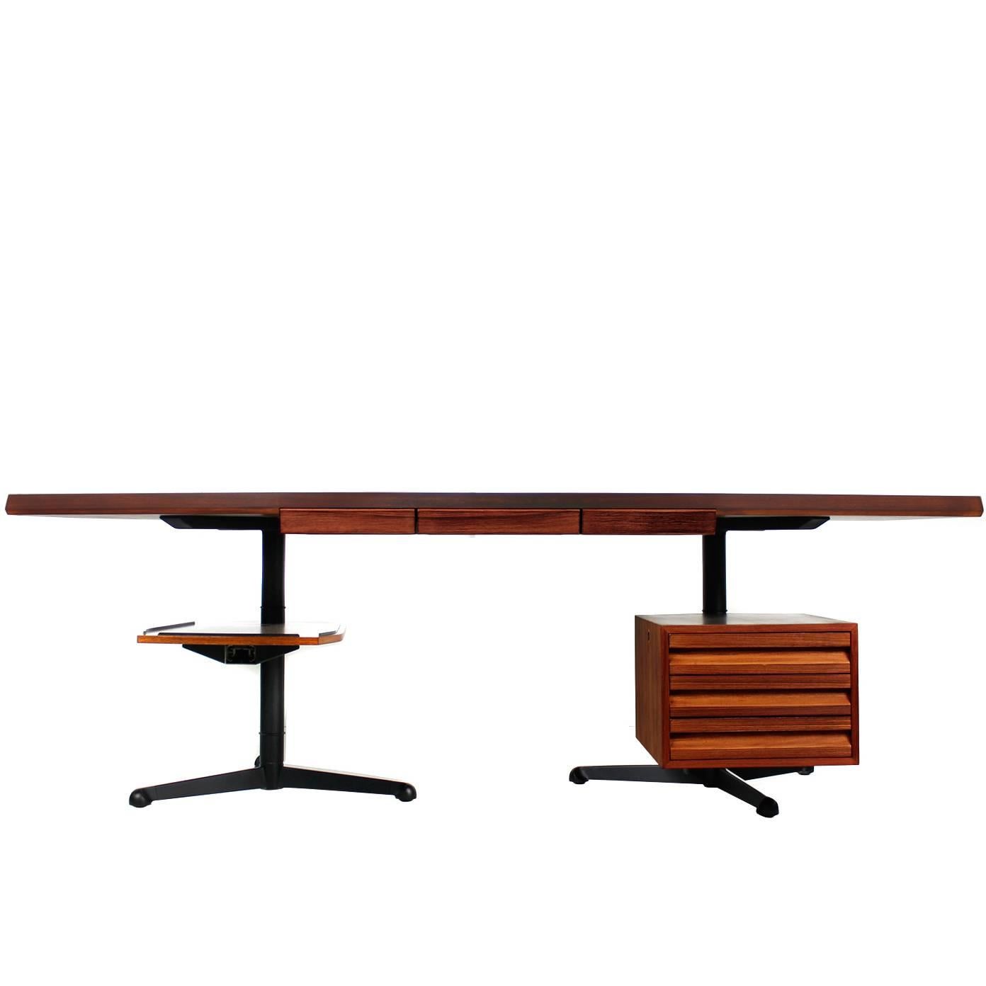 Beautiful 1960s Osvaldo Borsani Writing Table Mod. T98 Tecno Italy Rosewood Desk