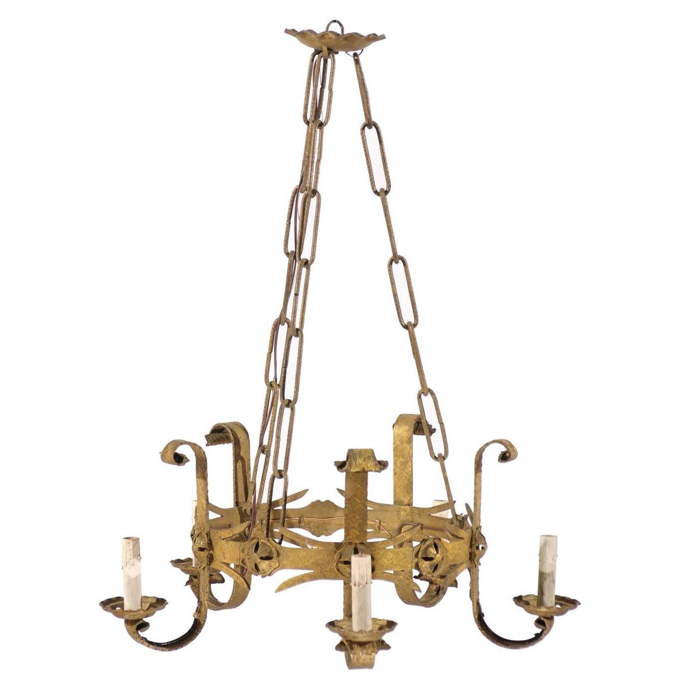 Lampadario spagnolo vintage a cinque luci in metallo dorato in vendita