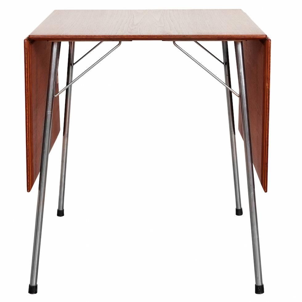 Arne Jacobsen Drop-Leaf Table, Model 3601