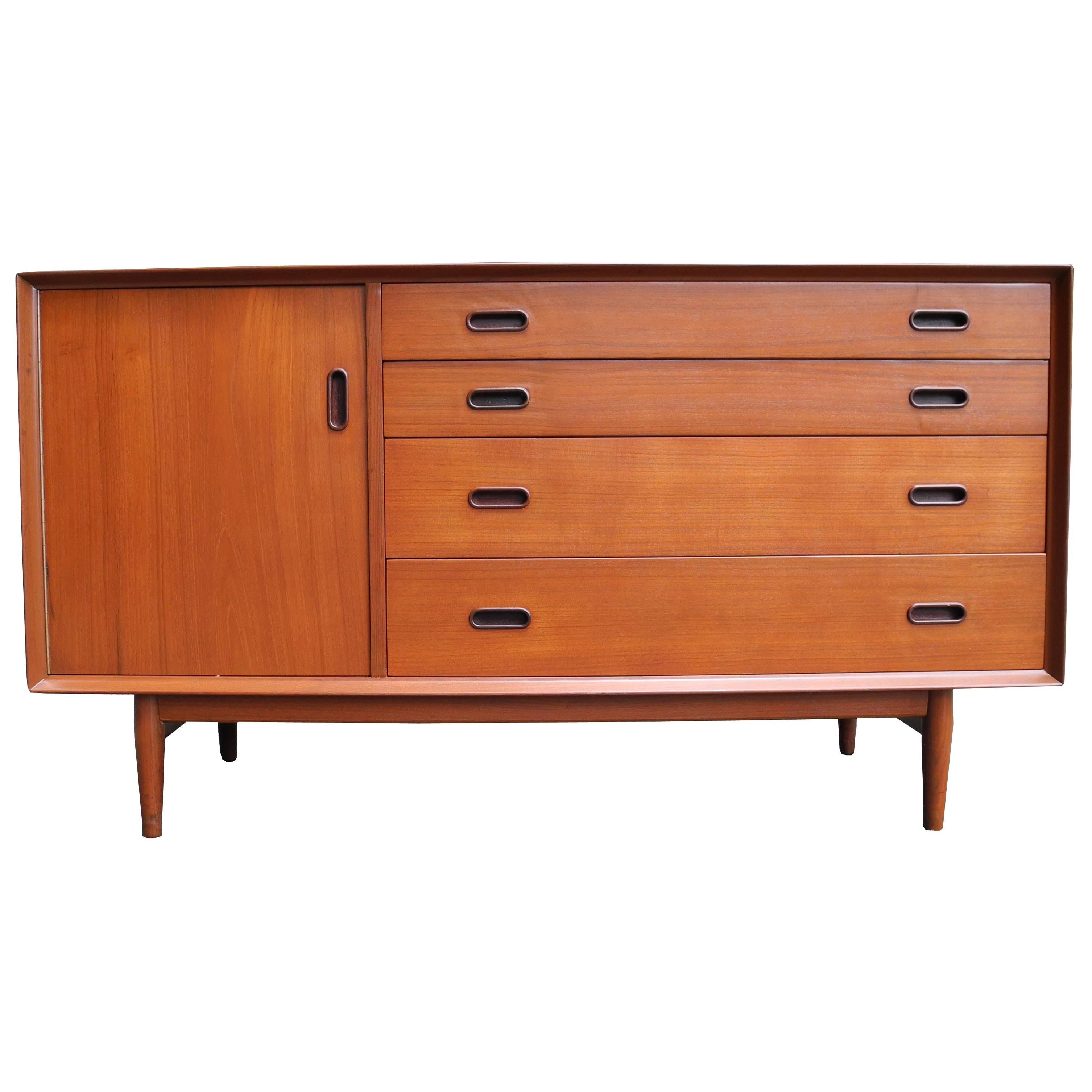 Danish Mid-Century Modern Teak, Drawers and Cabinet Sideboard by Arne Vodder For Sale