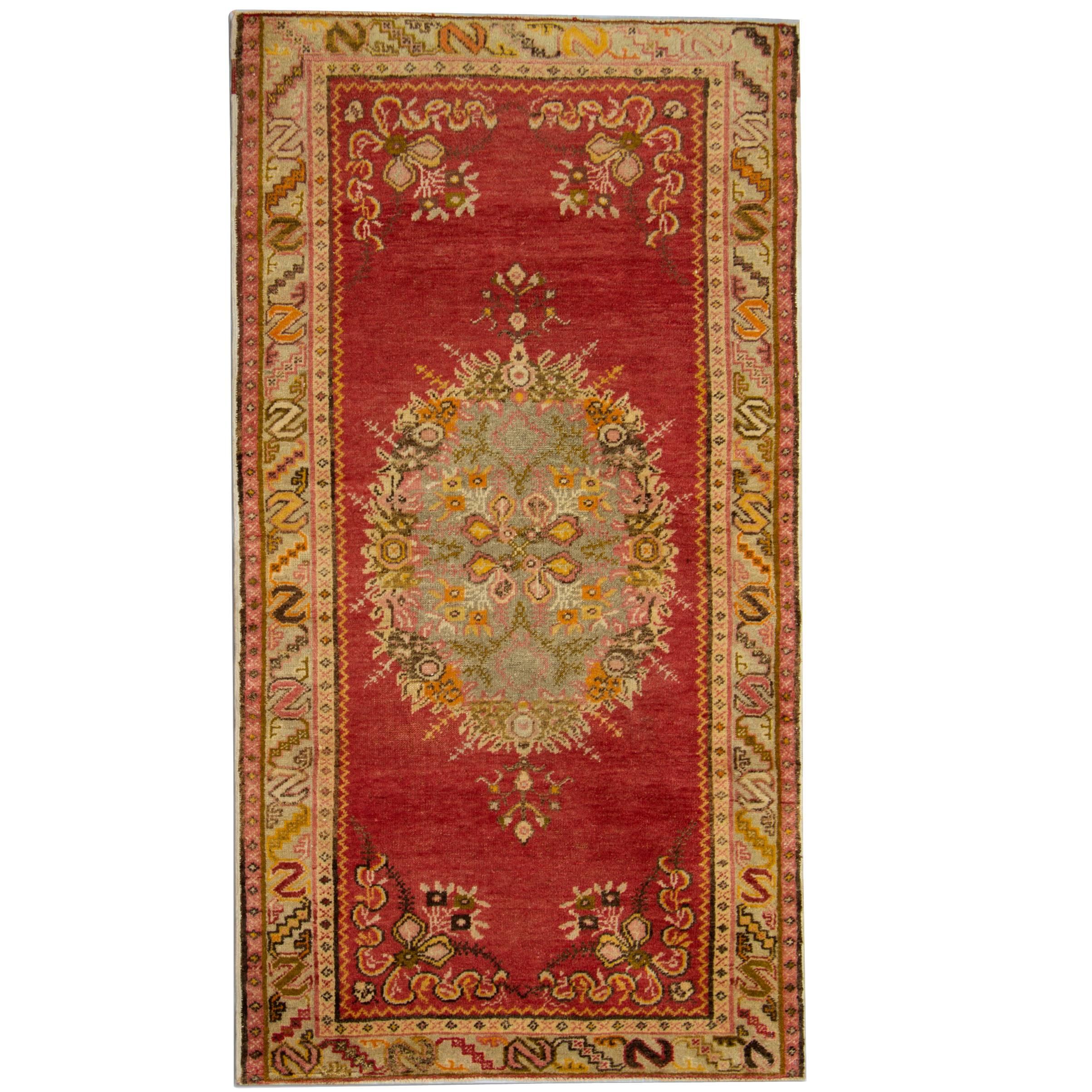 Handgefertigter antiker Teppich, türkischer Teppich, luxuriöse rote orientalische Teppiche im Angebot